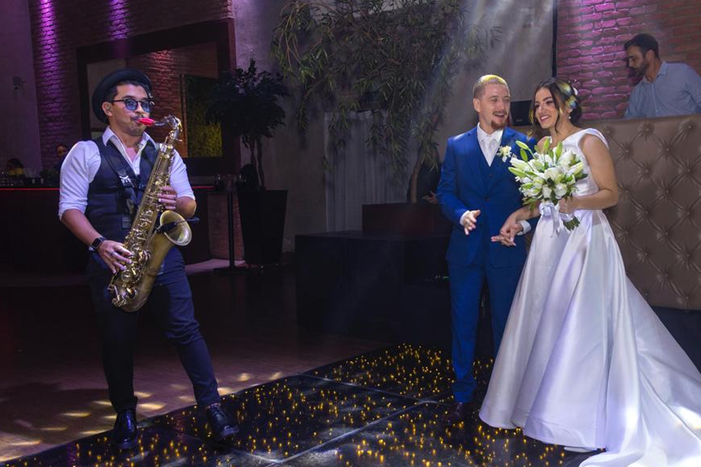 SX Lounge - DJ e sax para eventos corporativos, aniversários e mini weddings em Santos